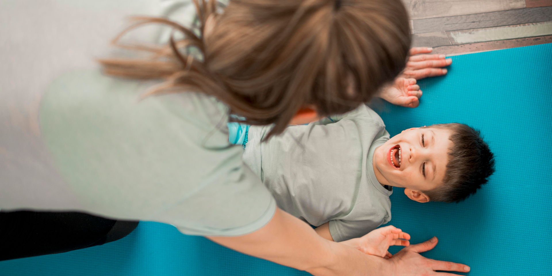 Charlas Baby News. '¿Por qué es importante acudir a un fisioterapeuta pediátrico?'