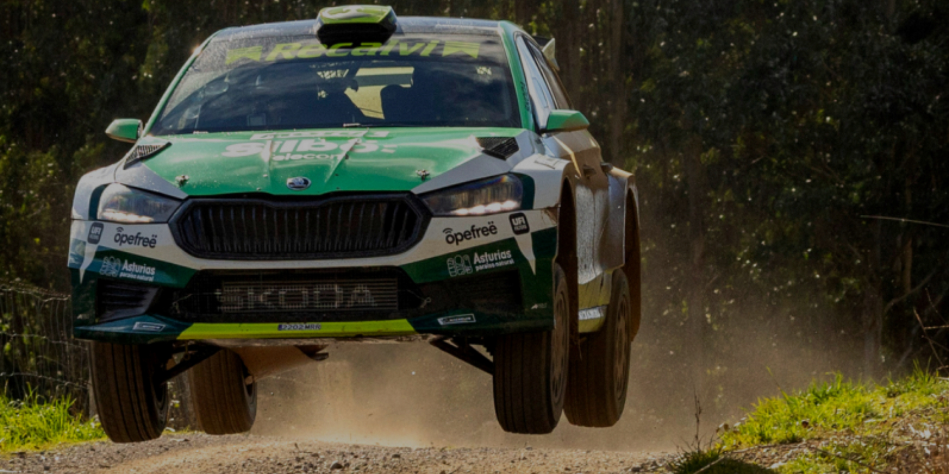 Los pilotos de rally Cohete Suárez y Pin Iglesias estarán firmando autógrafos