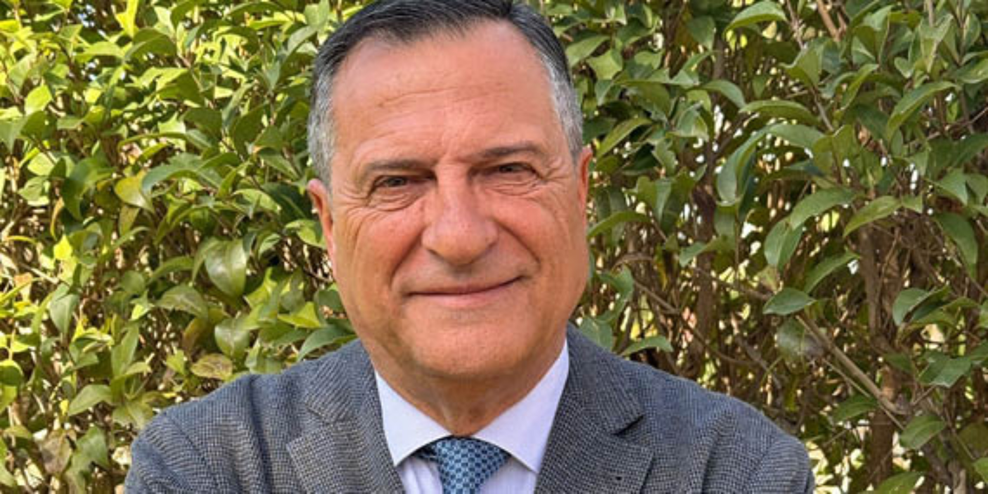 MANUEL MONTOYA VICENTE PRESENTA SU NUEVO LIBRO "DEL TORNO AL PEDESTAL"