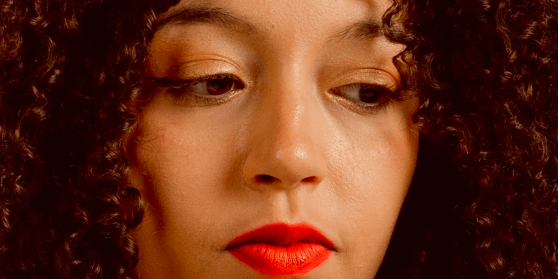 Música en vivo con Sara Rais