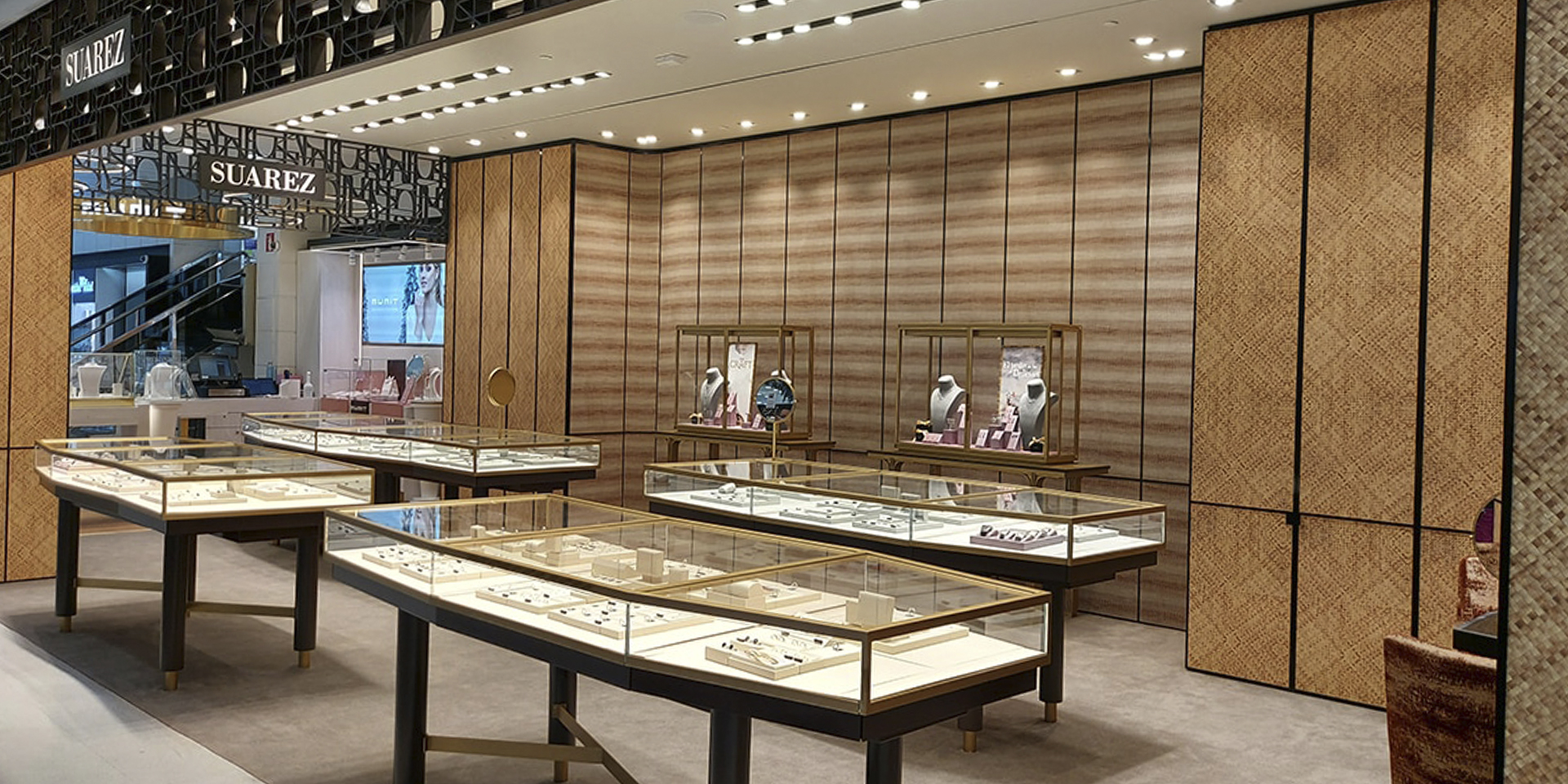 Stylish jewelry