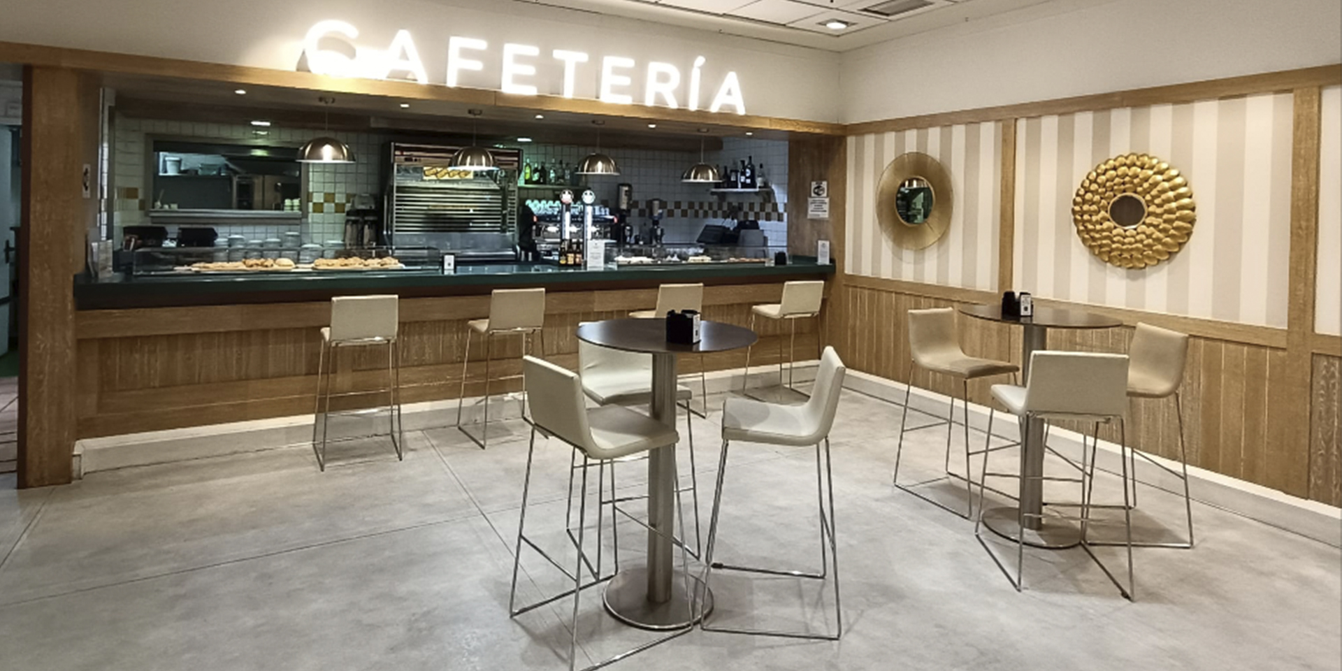Una pausa en cafetería